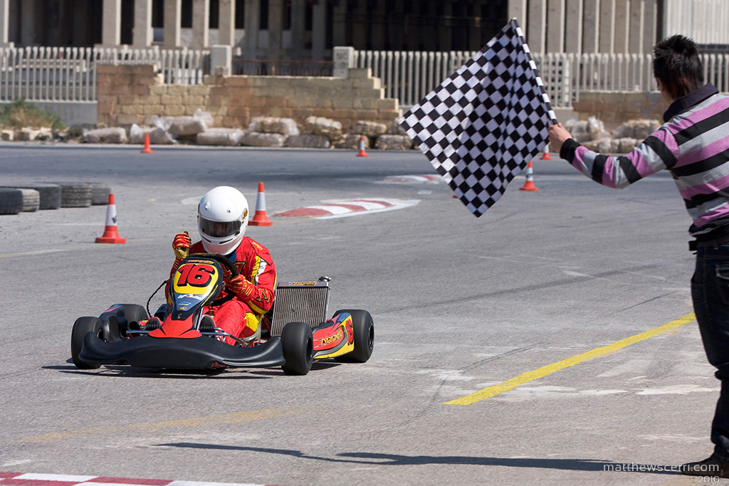 IMAGE: http://matthewscerri.com/Gallery/KartingKCM_11.04.10-Race2/images/_MG_2427.jpg