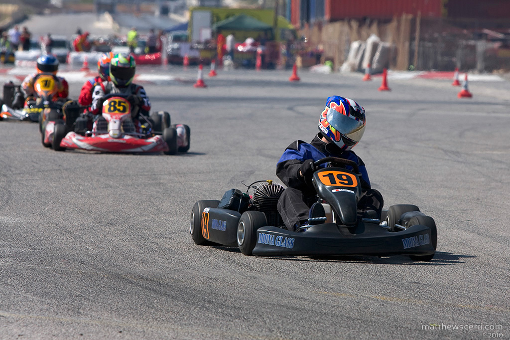 IMAGE: http://matthewscerri.com/Gallery/KartingKCM_11.04.10-Race3/images/_MG_2454.jpg