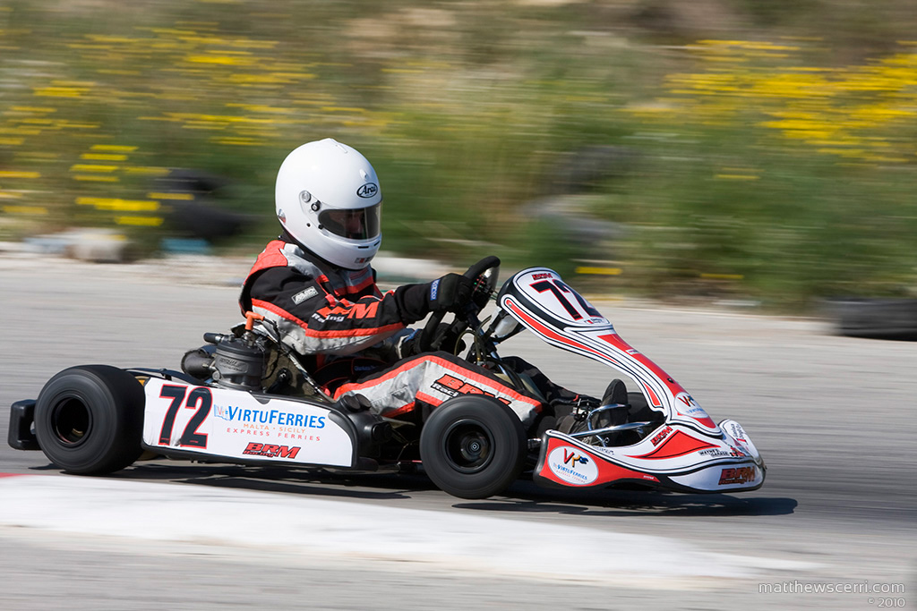 IMAGE: http://matthewscerri.com/Gallery/KartingKCM_11.04.10-Race3/images/_MG_2618.jpg