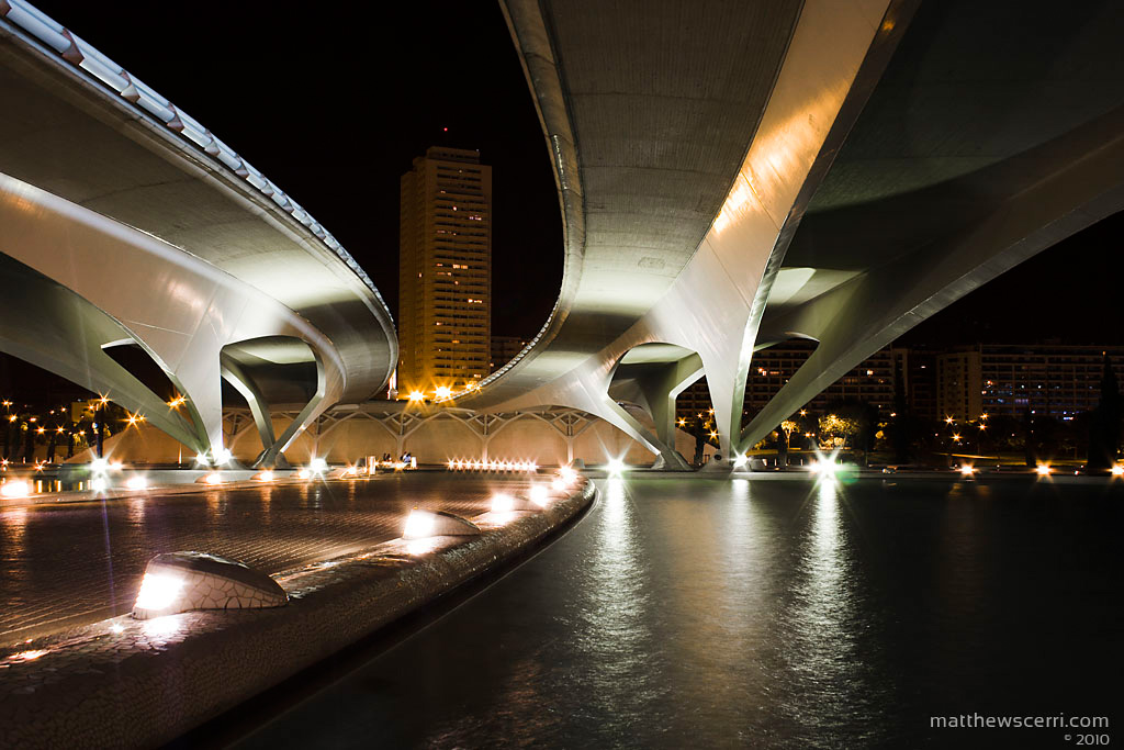 IMAGE: http://matthewscerri.com/Gallery/Valencia/images/_MG_8143%20copy.jpg